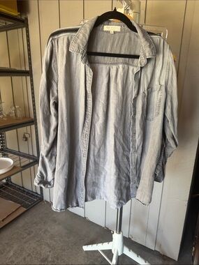 Side Stitch Light Gray Casual Button-Down Shirt